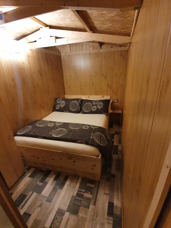 La Chocita De Invitados Hotell Vacarisas Exteriör bild